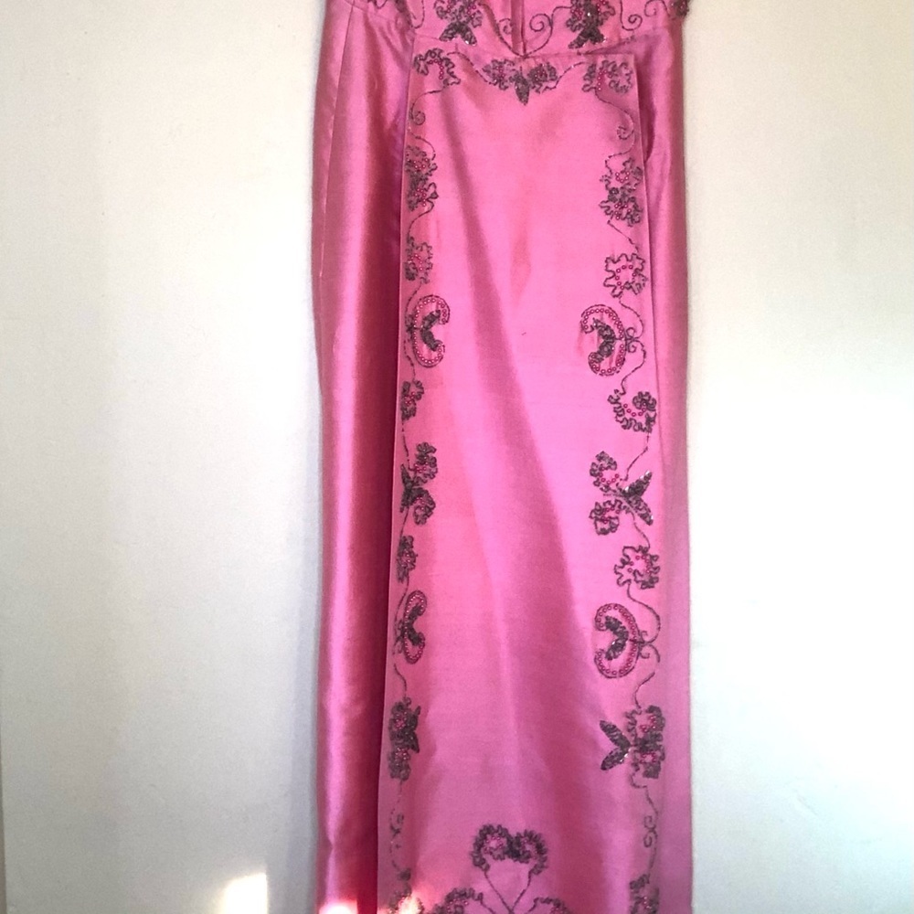 Vintage Hand-Made Beaded Evening Gown. Pink Silver - Picture 2 of 16